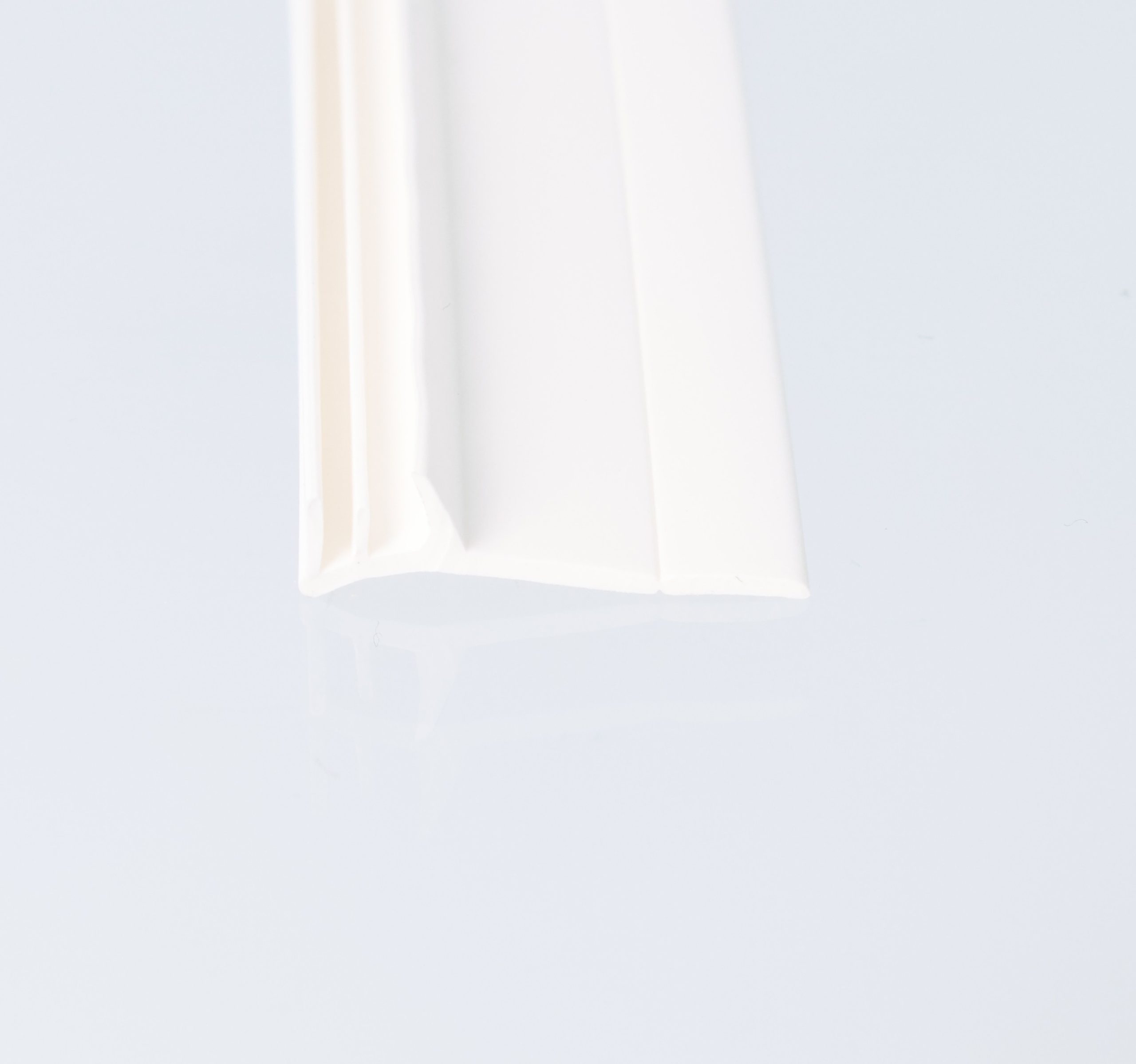 Uszczelka okna drewnianego, przymykowa TPE, biała 09-660