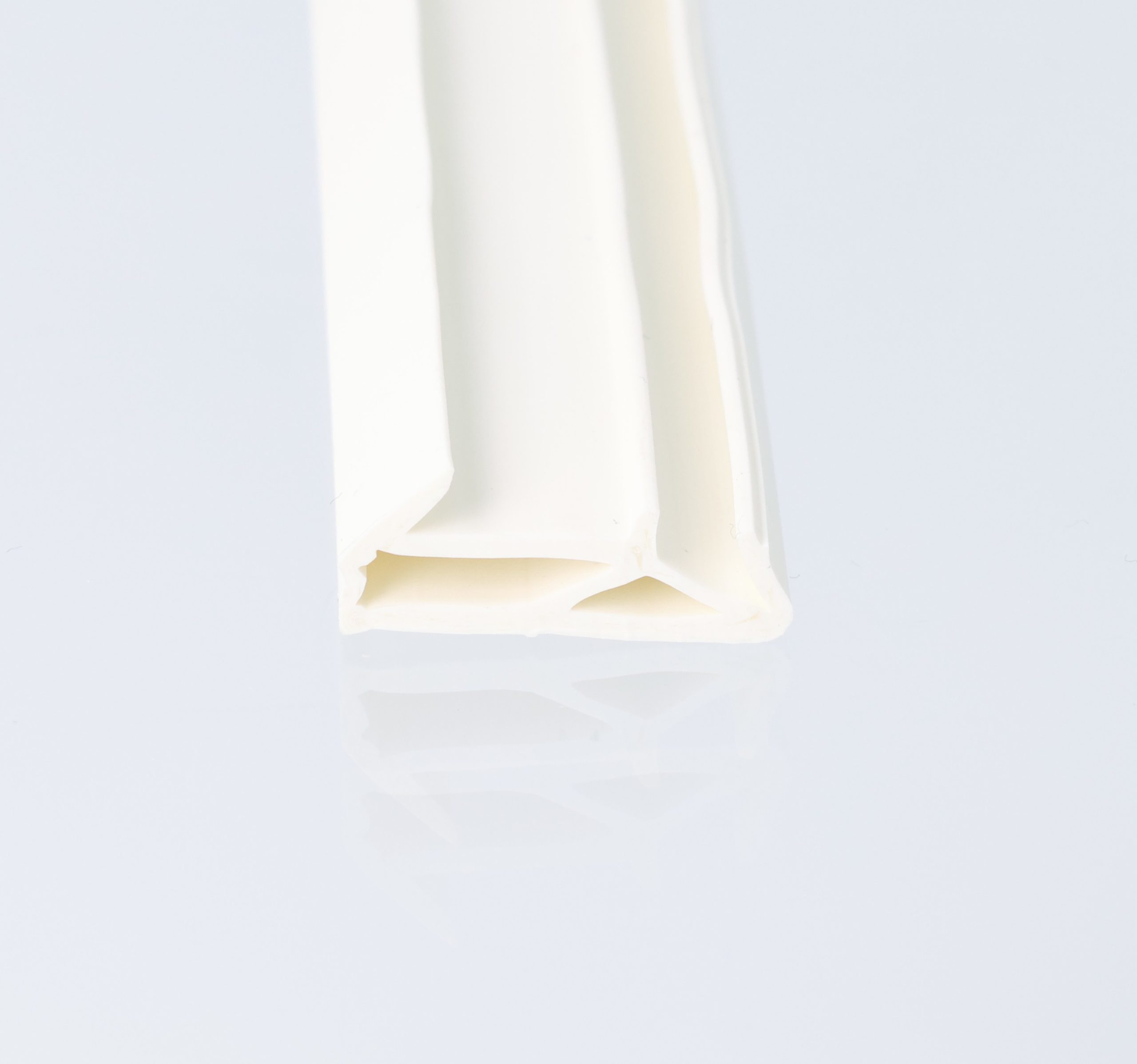 Uszczelka okna drewnianego, przylgowa TPE, biała 09-768