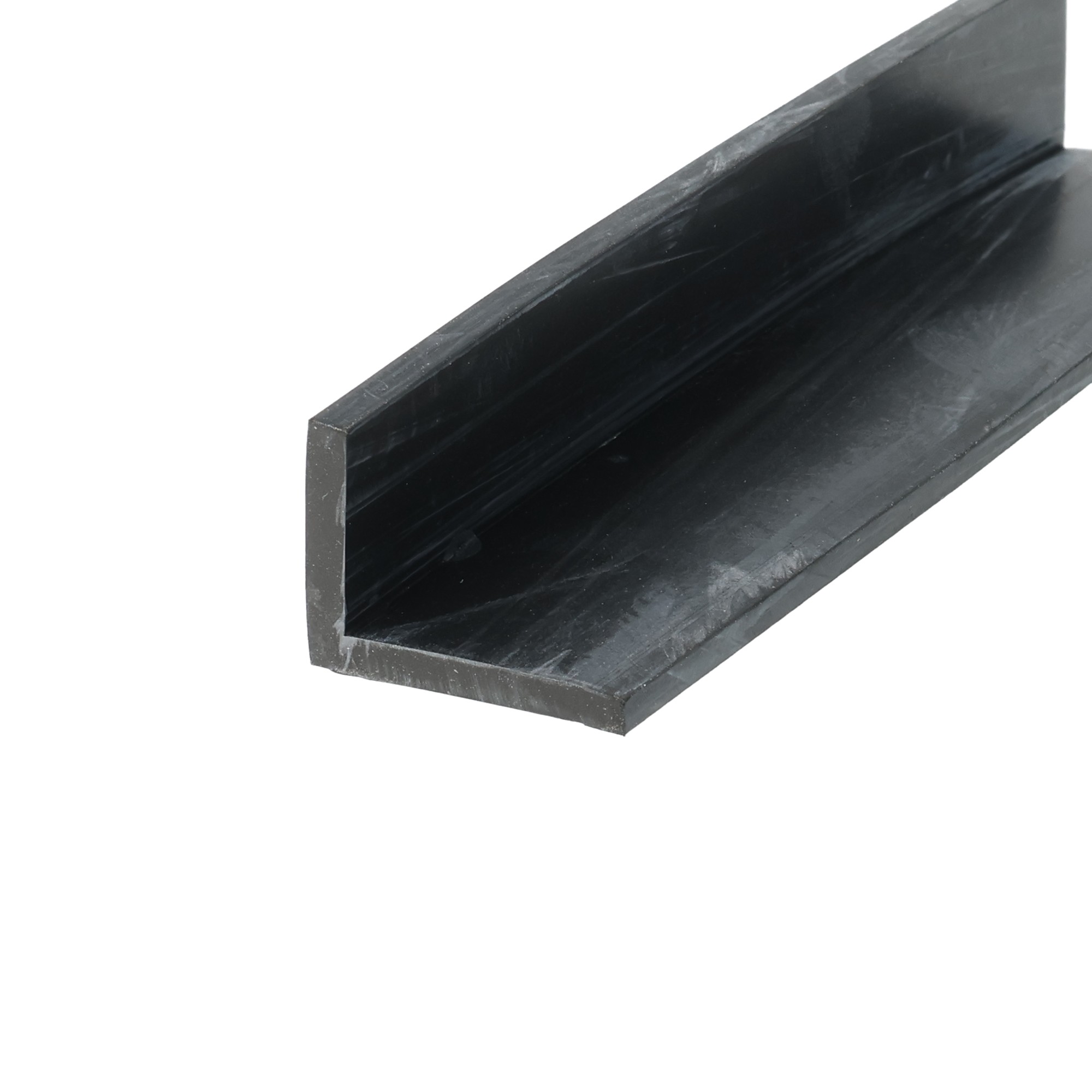 68-752_2119 - Centrum uszczelek Close-up of a black metal rectangular hollow beam with a rough surface, angled in the frame.