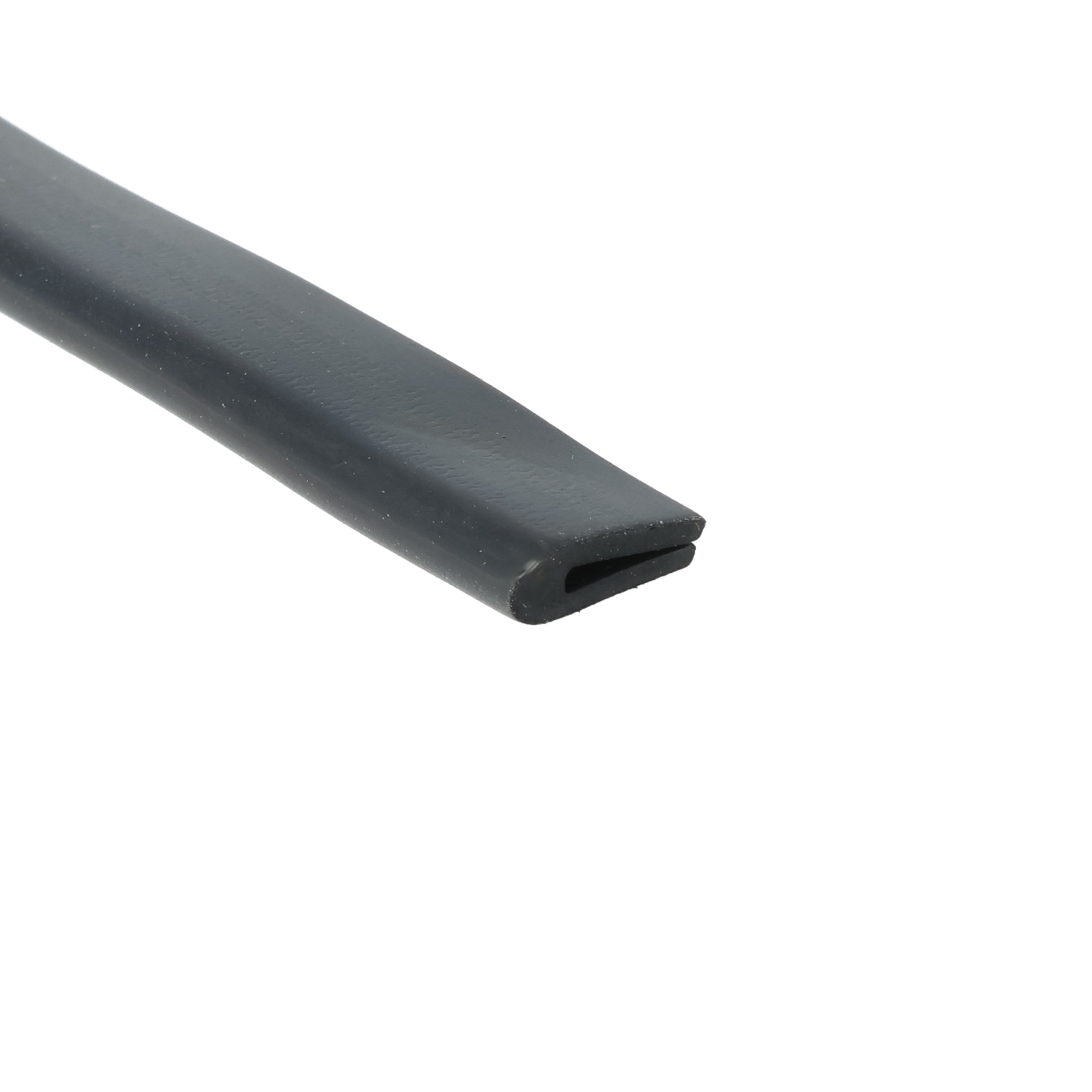 78-100_3117 - Centrum uszczelek Close-up of a black cylindrical tool with a square hollow end, set against a white background, angled across the frame.