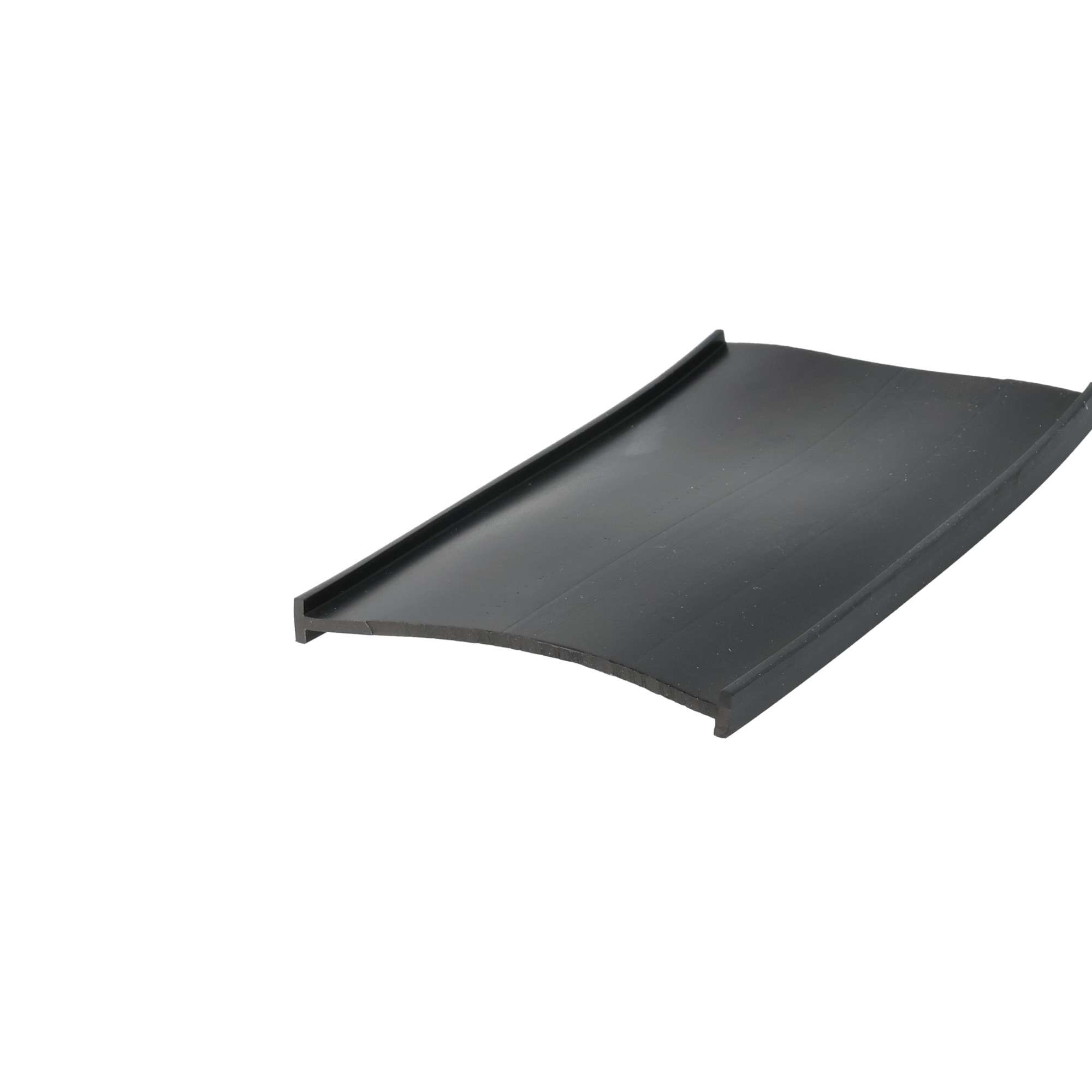 uszczelka-bramy-garazowej-dolna-wsuwana-gumowa-czarna-57-114-1 - Centrum uszczelek Black plastic tray edge with a small lip, shown at the bottom-right on a white background