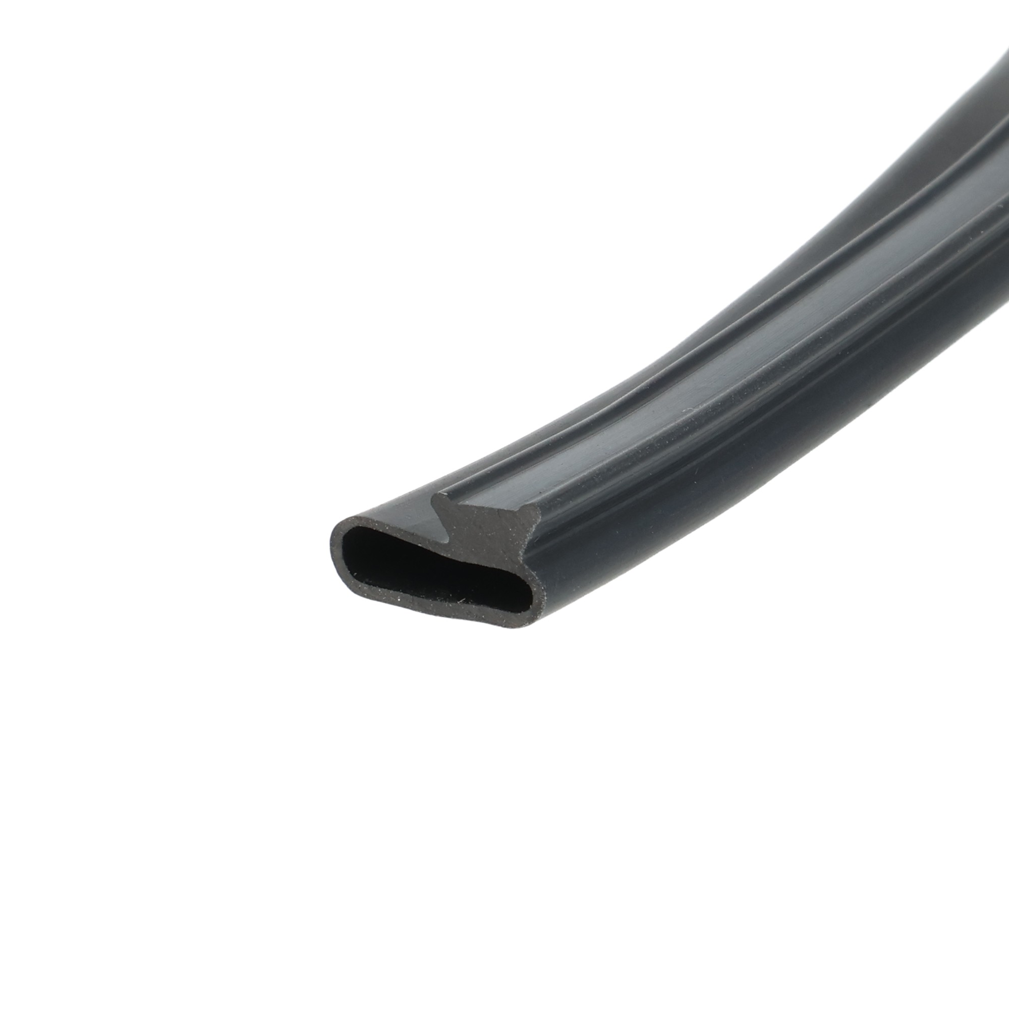 uszczelka-burty-samochodowej-lita-guma-7-x-6-x-15mm-czarna-029002-3 - Centrum uszczelek Close-up of a black tubular rubber weatherseal with a hollow center, shown diagonally across a white background.