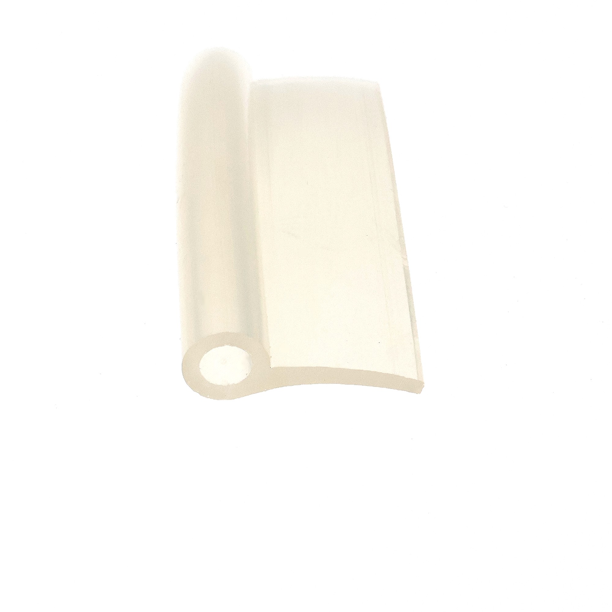 uszczelka-drzwi-silikonowa-typ-p-2-x-10-x-29mm-transparentna-023046-2 - Centrum uszczelek Close-up of a pale beige plastic piece with rounded edge and a curved outer corner against a white background.