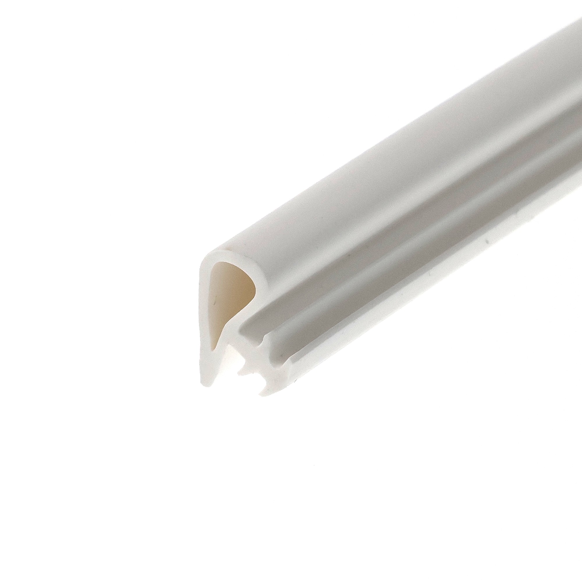 uszczelka-drzwi-wewnetrznych-drewnianych-biala-09-485-2 - Centrum uszczelek Close-up of a white plastic extrusion with a hollow cylindrical core and rounded edges.