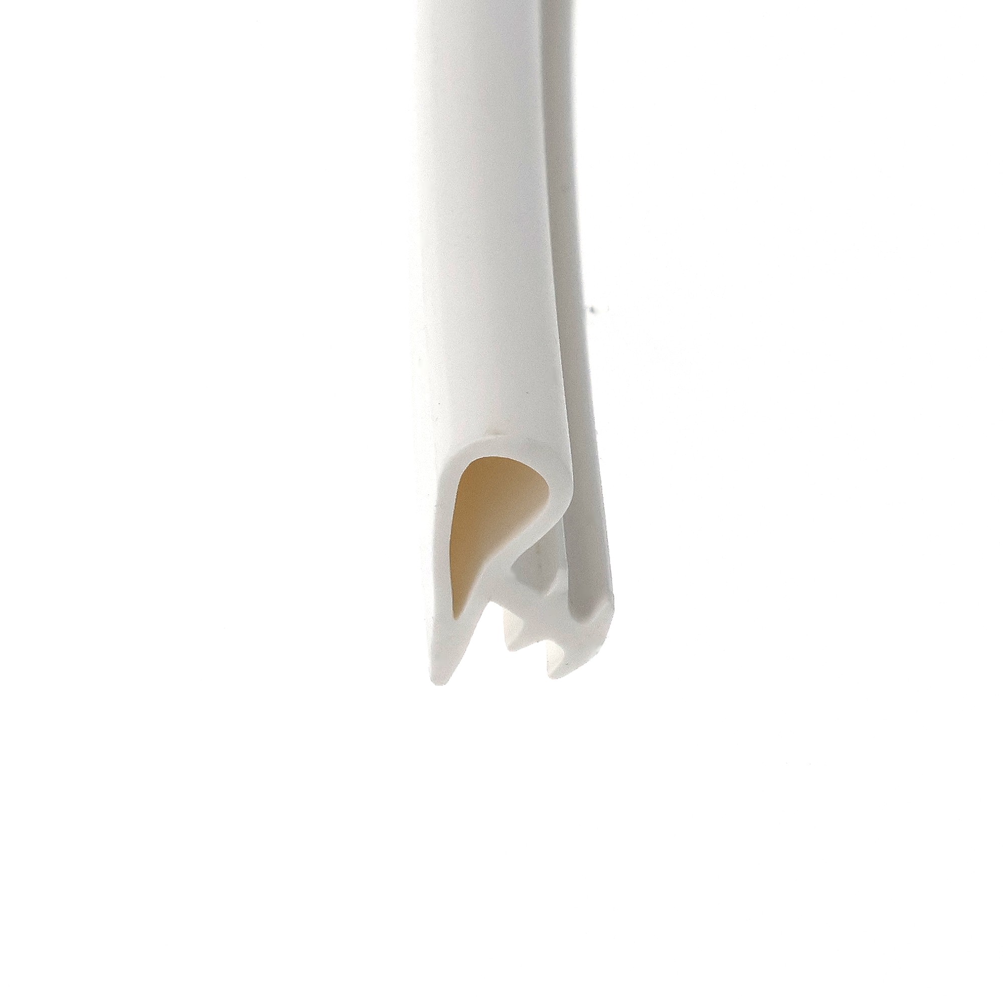 uszczelka-drzwi-wewnetrznych-drewnianych-biala-09-485-3 - Centrum uszczelek Close-up of a white plastic component with a beige circular opening, oriented vertically against a light background.