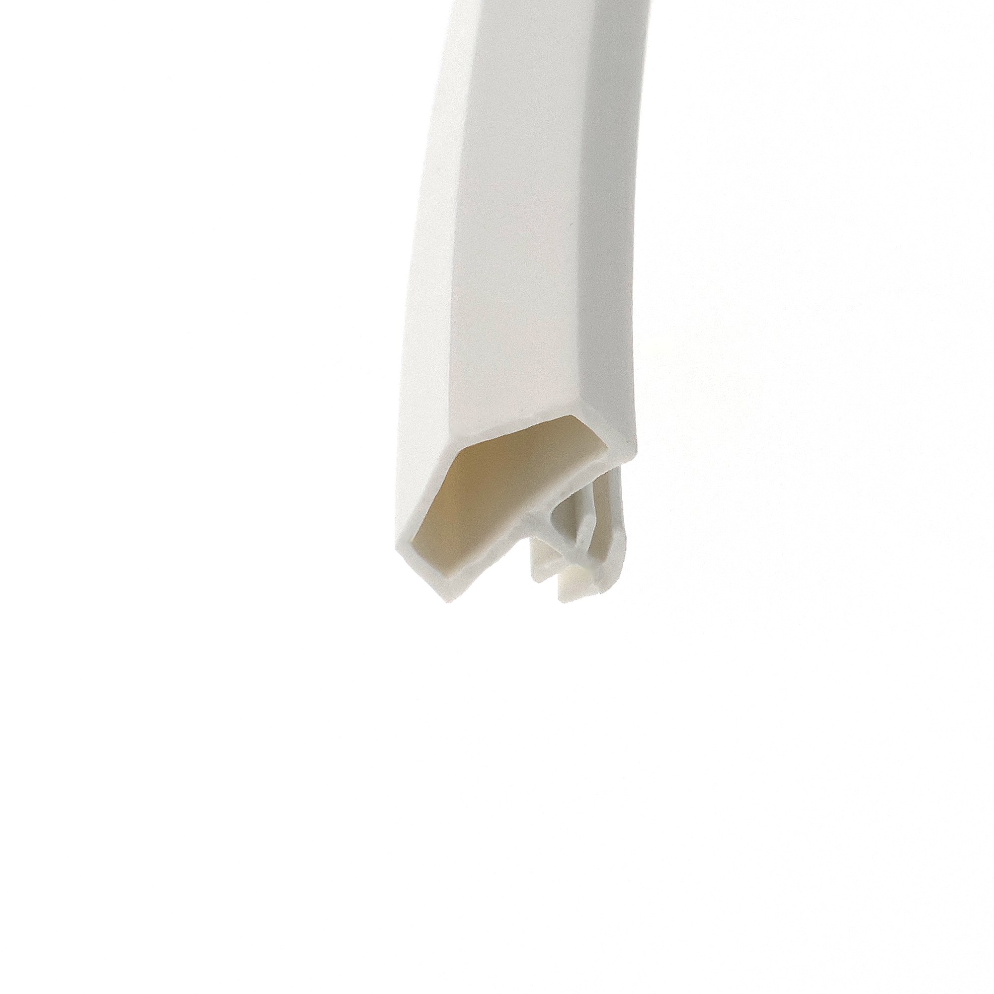 uszczelka-drzwi-wewnetrznych-drewnianych-s-7292-deventer-biala-09-681-3 - Centrum uszczelek Abstract close-up: a white vertical form with a beige folded corner at the bottom against a white background