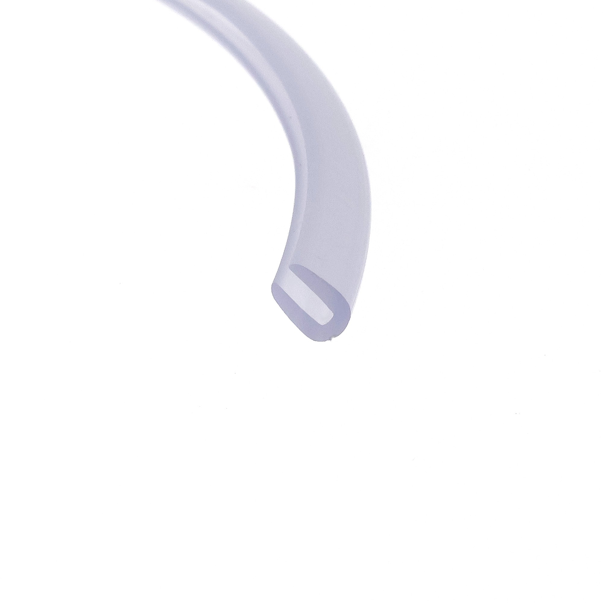 uszczelka-krawedziowa-1mm-transparentna-12-314-01-1 - Centrum uszczelek Close-up of a lavender curved arc against a white background (abstract decorative shape).