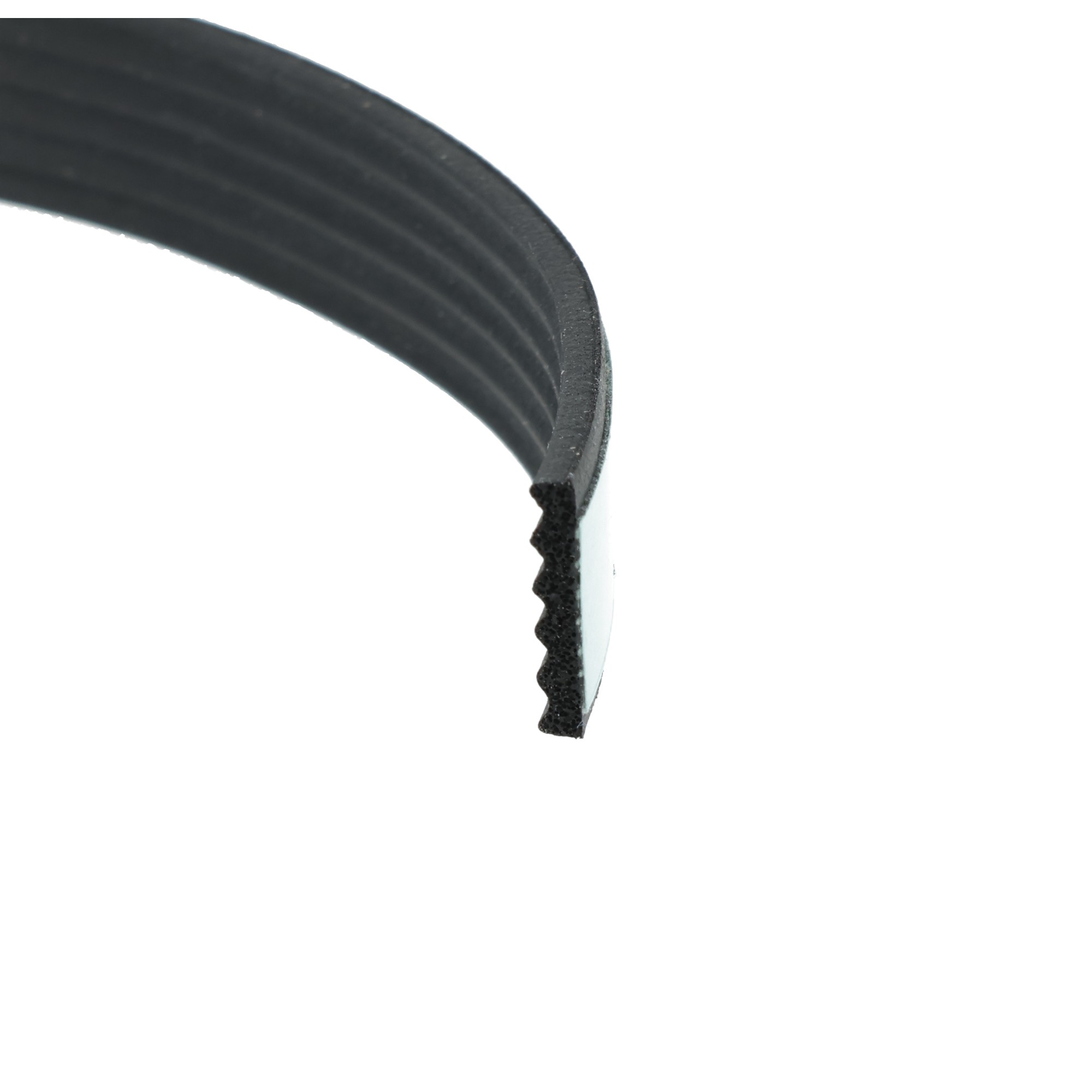 uszczelka-piankowa-samoprzylepna-2x12mm-czarna-04-691-01-3 - Centrum uszczelek Close-up of a black, ridged curved edge on a white background; the bottom edge is serrated, resembling a zipper or serrated blade.
