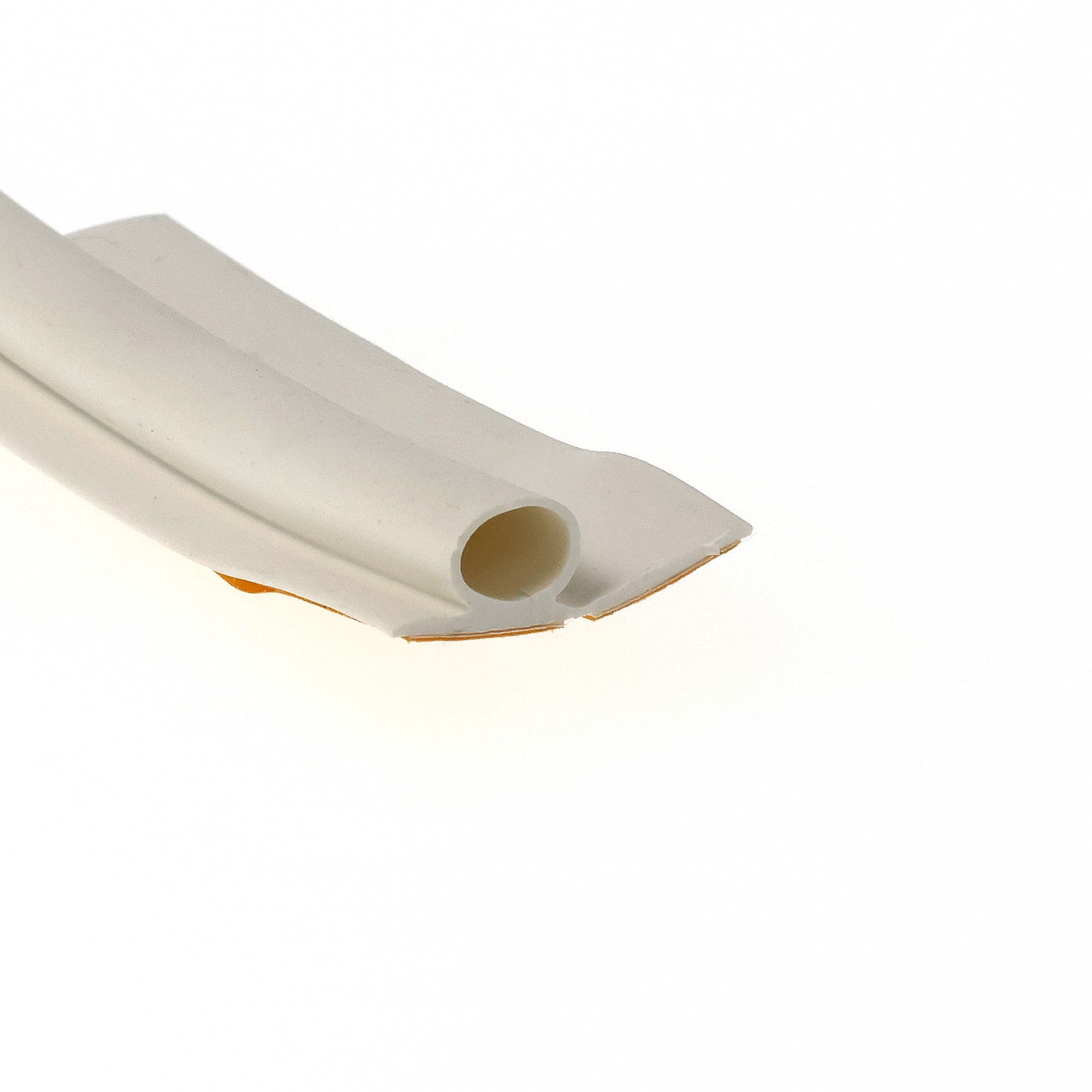 uszczelka-samoprzylepna-do-okien-i-drzwi-6-x-95-x-19mm-biala-09-910-1 - Centrum uszczelek Close-up of a white curved plastic surface with a circular recessed hole against a plain light background, likely a mounting bracket component and not a full object visible.