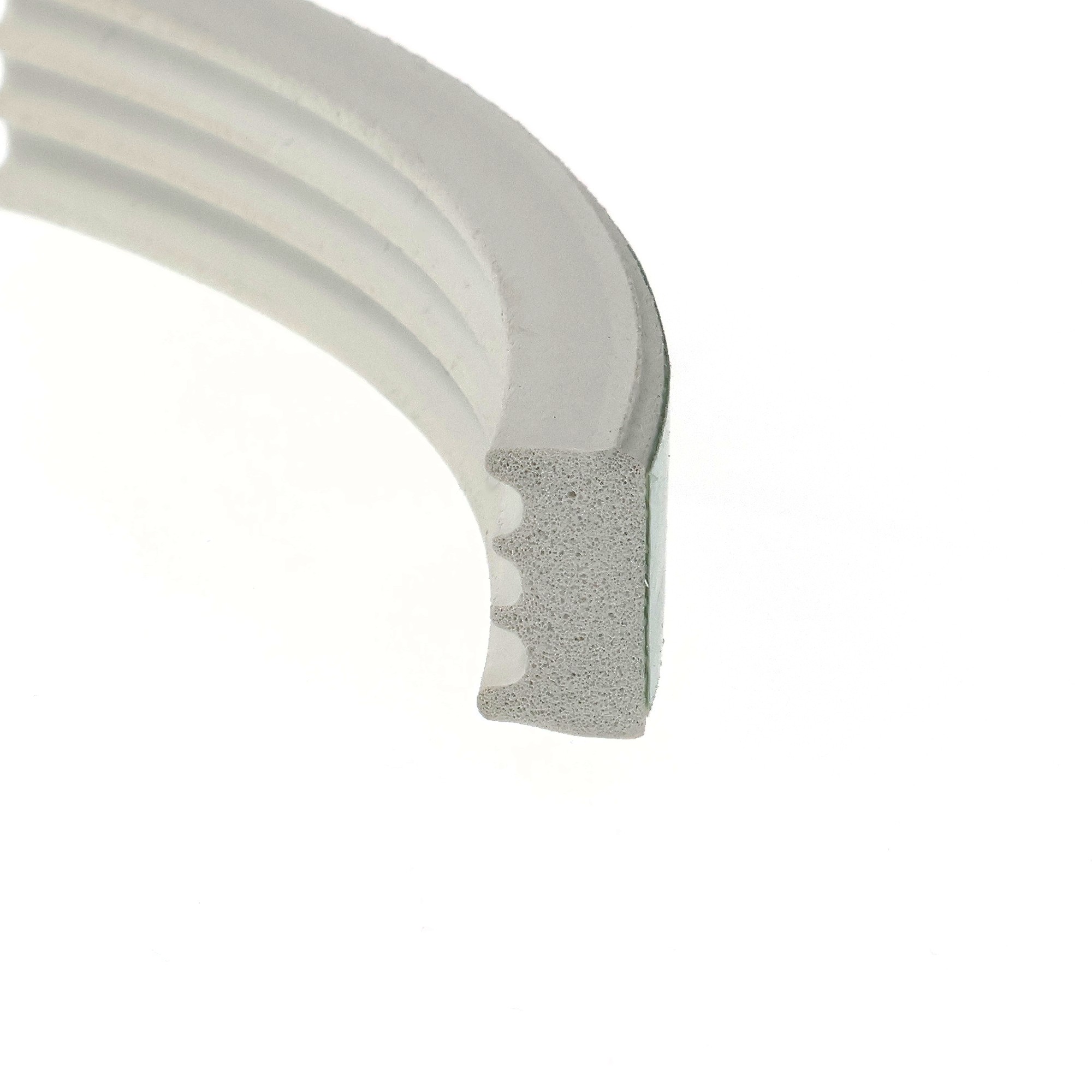 uszczelka-samoprzylepna-do-okien-i-drzwi-8-x-15mm-biala-04-690-2-5 - Centrum uszczelek