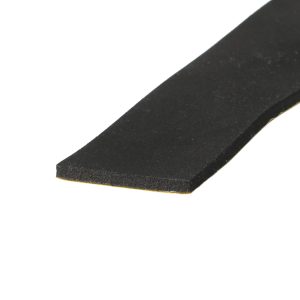 Uszczelka samoprzylepna pianka gumowa 3 x 30mm rolka 10m czarna 029623