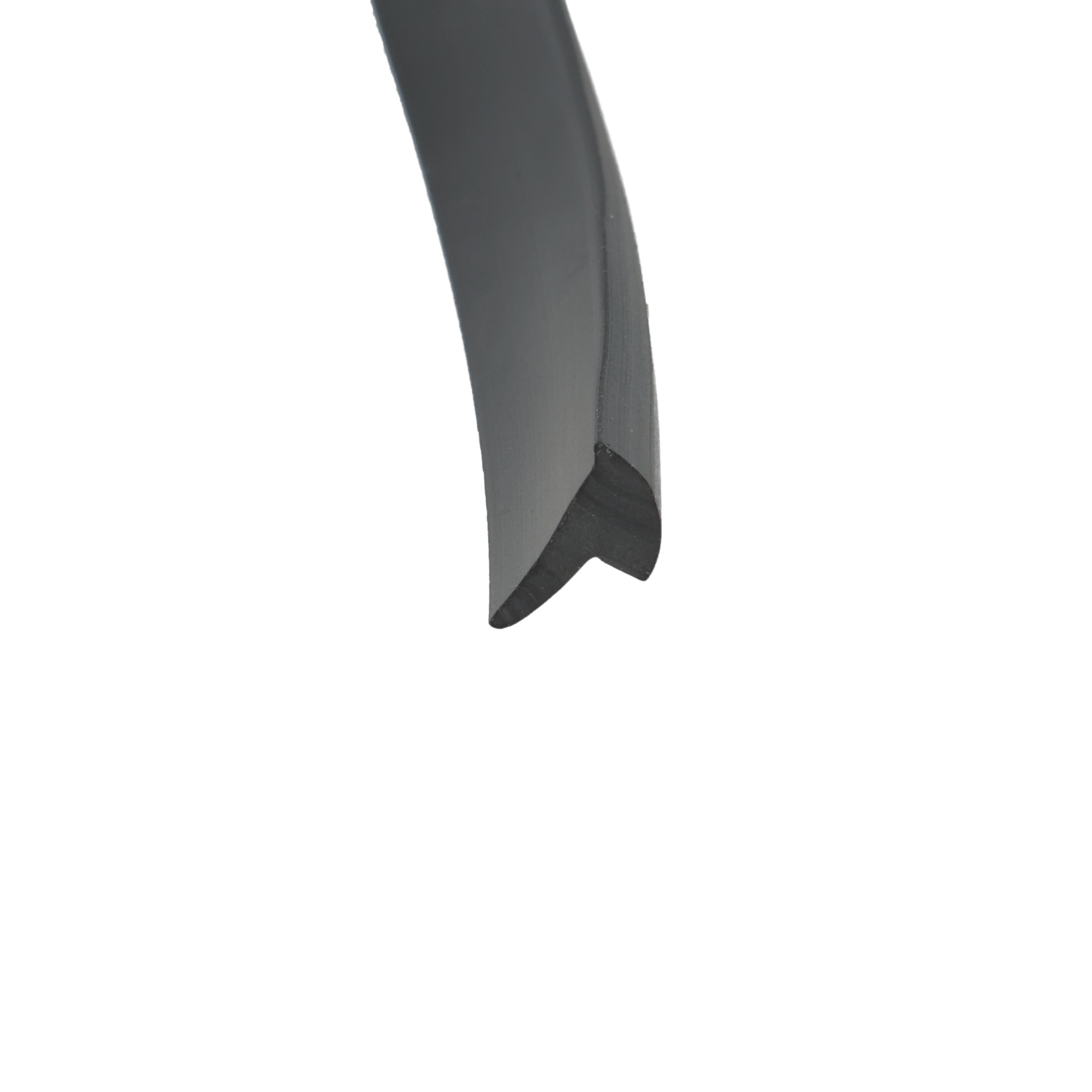 uszczelka-klinujaca-szyby-czarna-026055-2-5 - Centrum uszczelek Close-up of a dark gray drone propeller blade edge against a white background, showing the curved blade profile.
