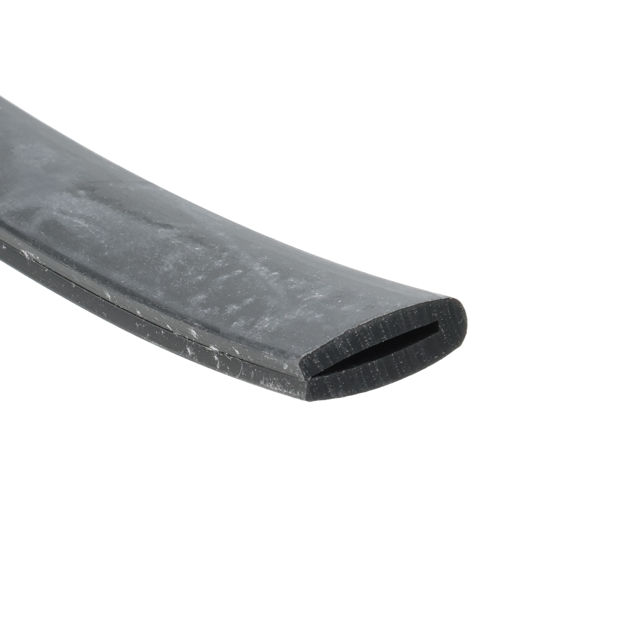 uszczelka-krawedziowa-silikonowa-1-x-5-x-20mm-czarna-023625 2 - Centrum uszczelek Close-up of a black plastic tool with a rounded notch at the end, shown against a white background.