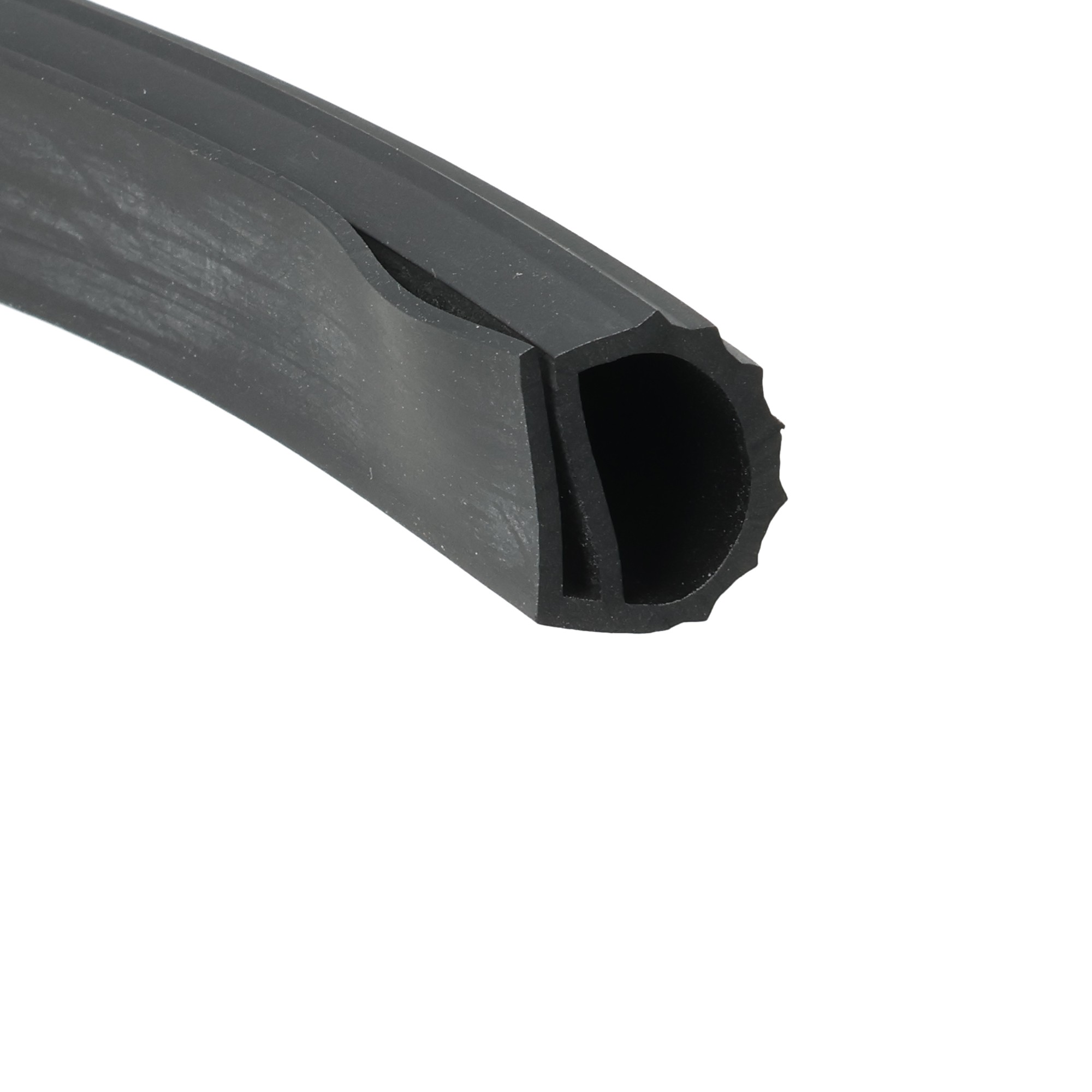 uszczelka-drzwi-gumowa-typ-e-15-x-11-x-165mm-czarna-023756-2 - Centrum uszczelek Close-up of a black hollow cylindrical rod or tube with a square notch at its end, likely a clamp or mounting component.