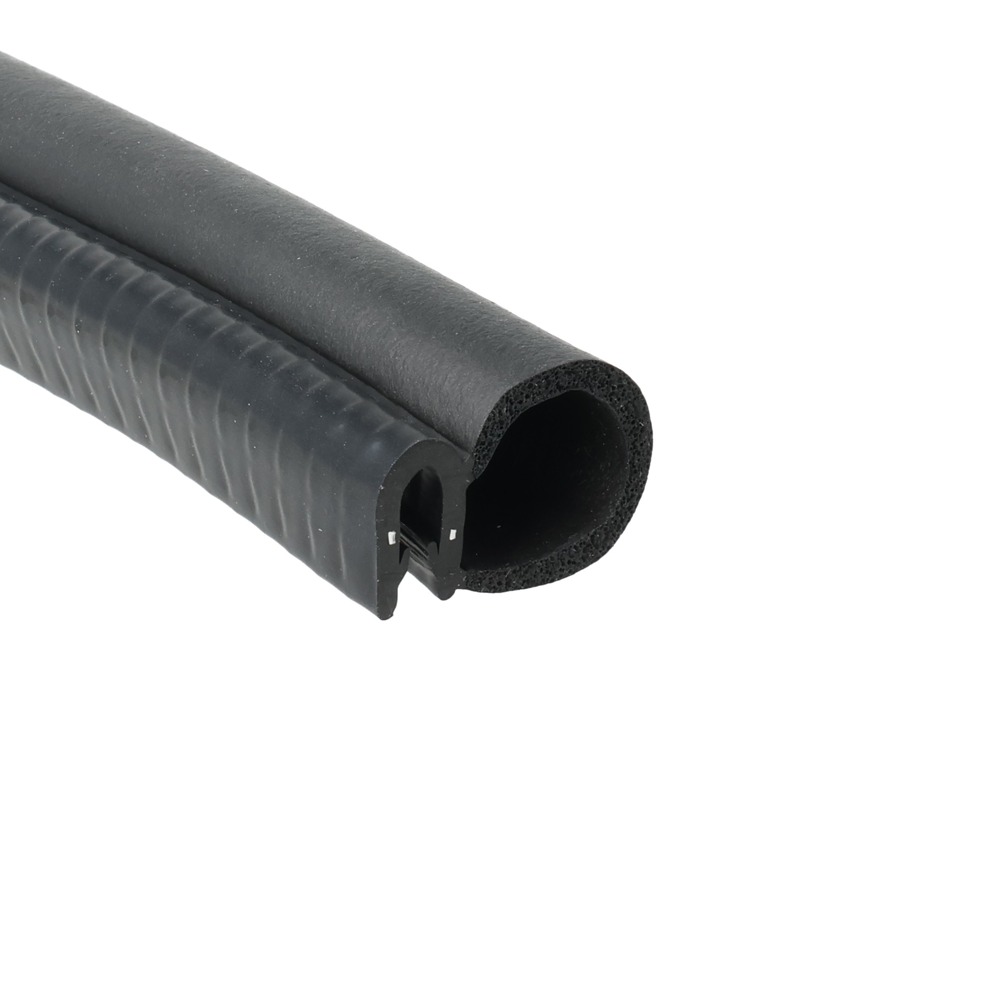 uszczelka-samochodowa-samozaciskowa-t-8-na-krawedz-1-3mm-04-875-1 - Centrum uszczelek Close-up of a black foam tube with a ribbed outer surface and hollow center, angled diagonally across the frame.