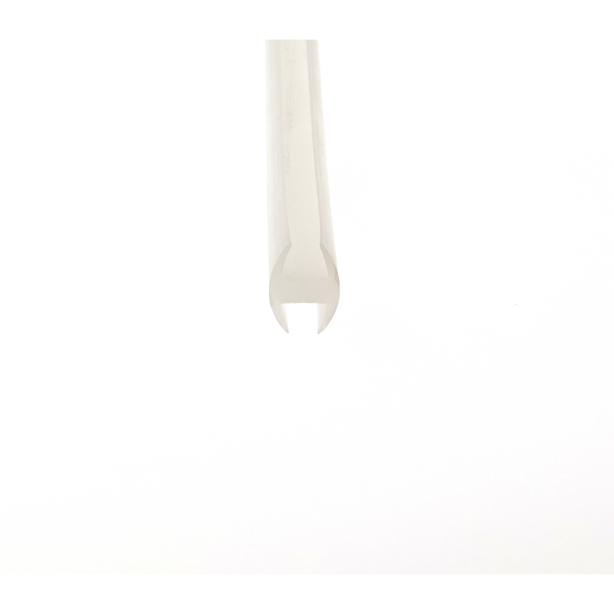 uszczelka-krawedziowa-silikonowa-typ-h-8-x-12-x-17mm-transparent-0990949-2 - Centrum uszczelek Clear translucent plastic spoon shown vertically against a white background.