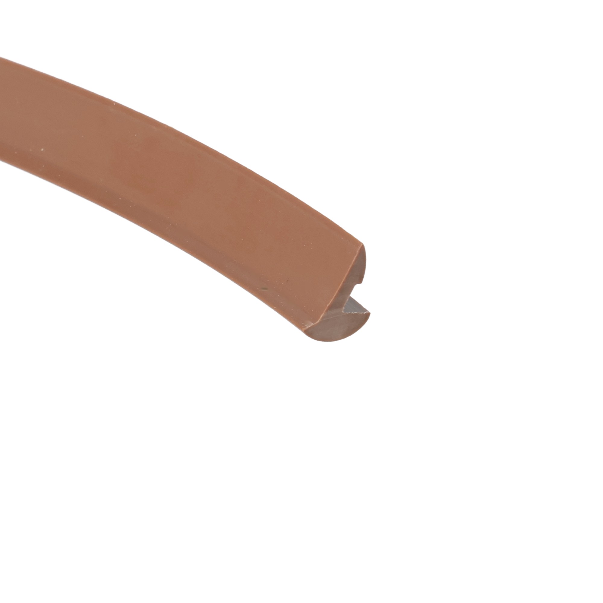 uszczelka-szyby-klinujaca-5-x-85mm-brazowa-026085-1 - Centrum uszczelek Diagonal piece of milk chocolate bar resting on a white background.