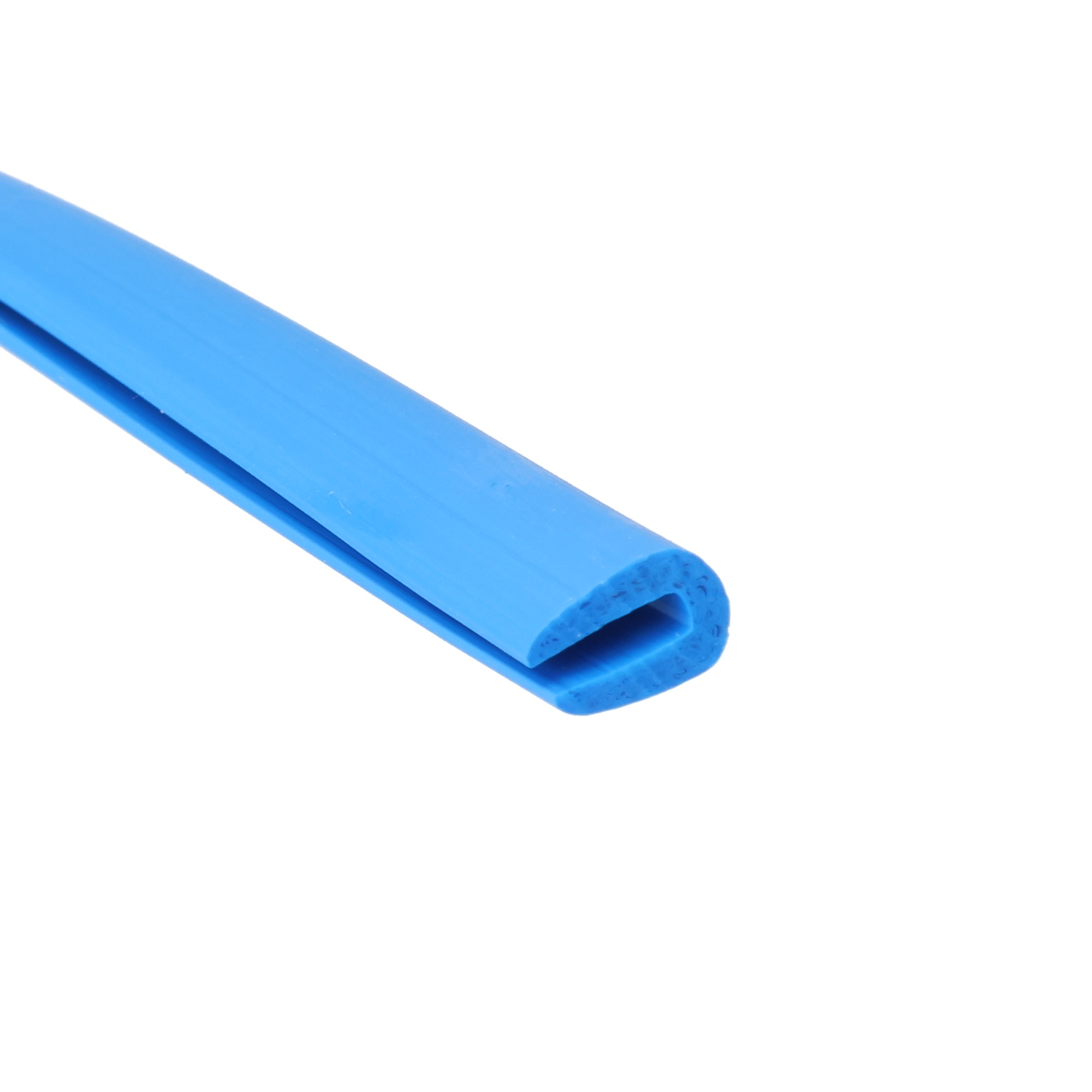 uszczelka-krawedziowa-1-mm-niebieska-12-314-02-1 - Centrum uszczelek Close-up of a bright blue plastic tube with a hollow, rounded end, angled across a white background.