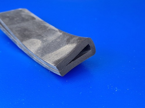 Uszczelka na krawędź 4 mm guma neopren 60° ShA, olejoodporna, 0629807 - obrazek 4