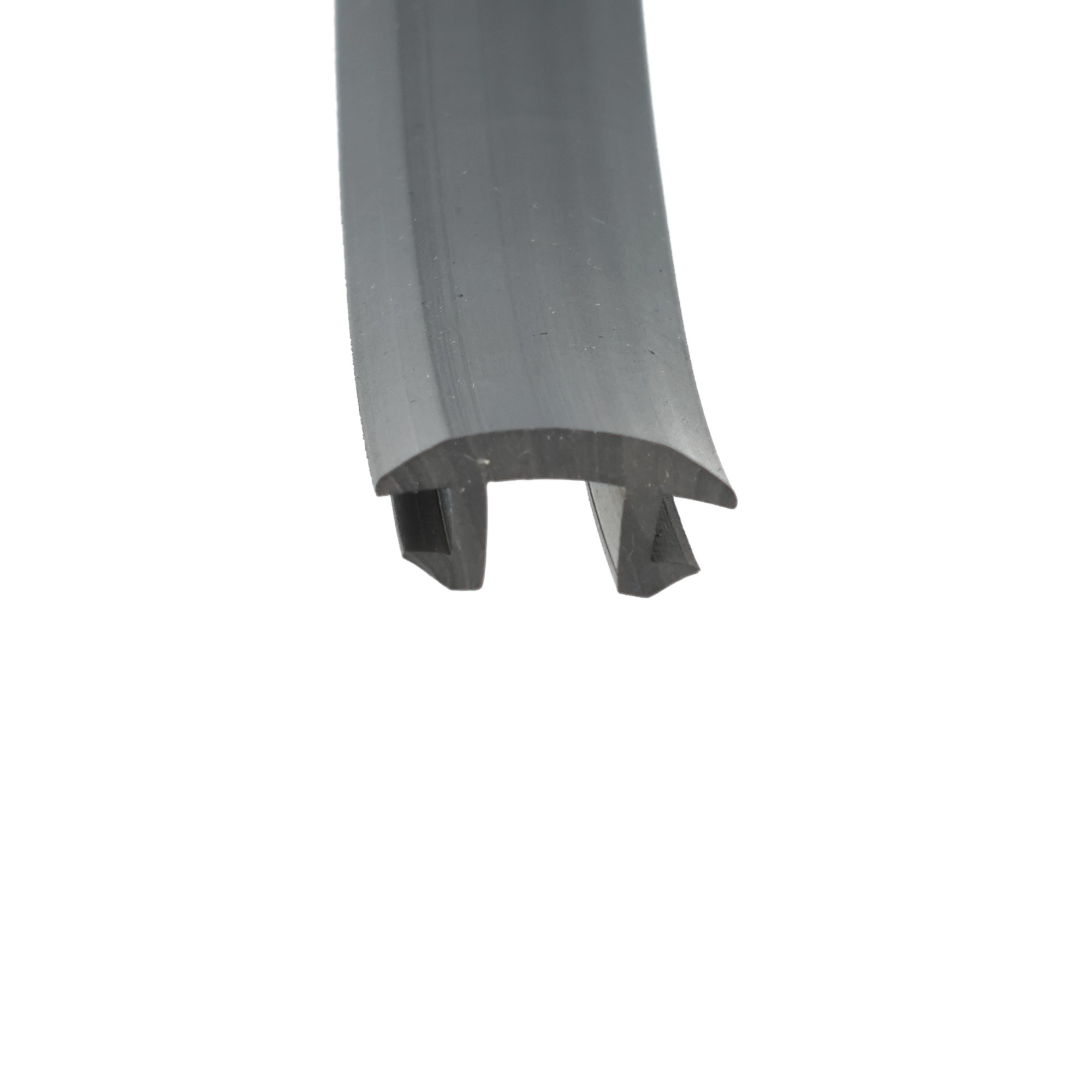 uszczelka-bagaznika-typu-t-56-x-153mm-pvc-czarna-12-6121-3 - Centrum uszczelek