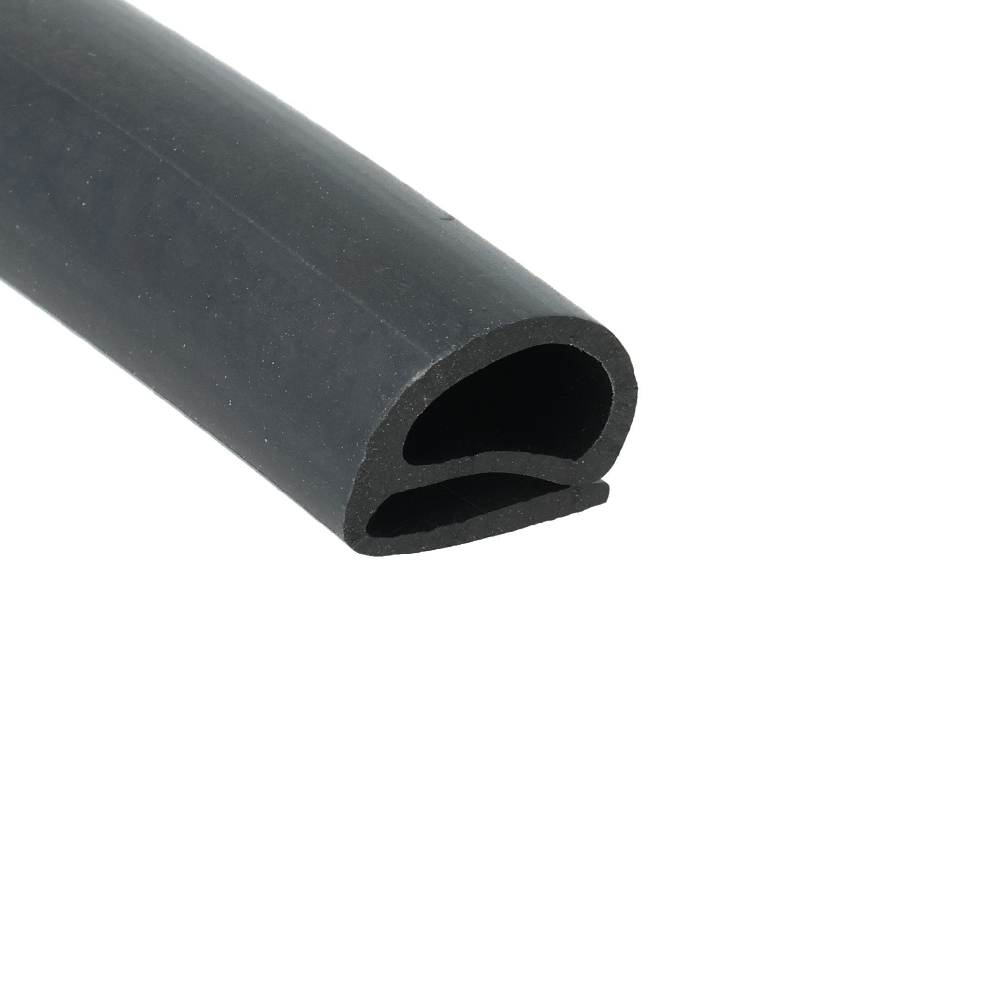 uszczelka-gumowa-typ-e-135x17x3-mm-0621016-3 - Centrum uszczelek Close-up of a black foam pipe insulation tube with a hollow circular end shown at an angle.