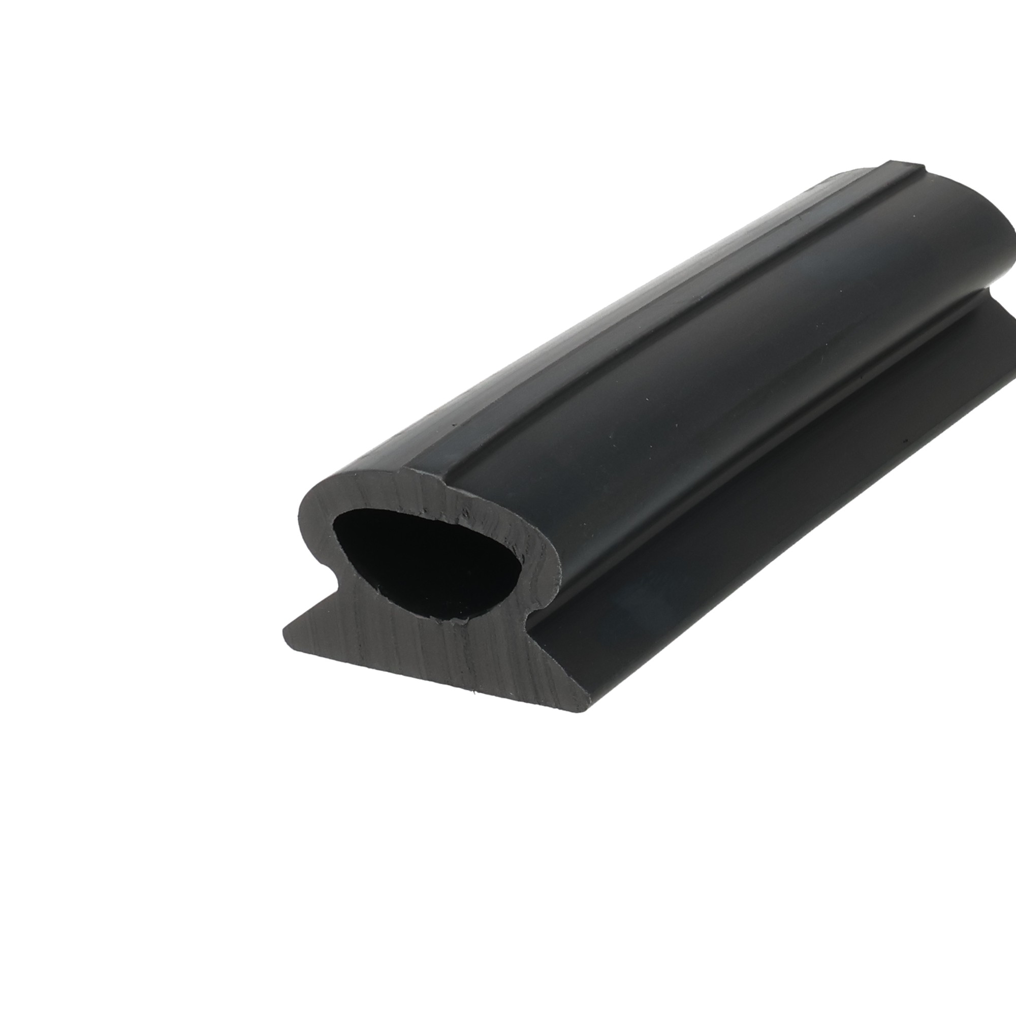 uszczelka-do-smieciarki-39-x-27-x-34mm-gumowa-czarna-032056-1 - Centrum uszczelek Close-up of a black cylindrical hollow tube with a U-shaped notch along its edge, showing a smooth outer surface and inner circular hole.